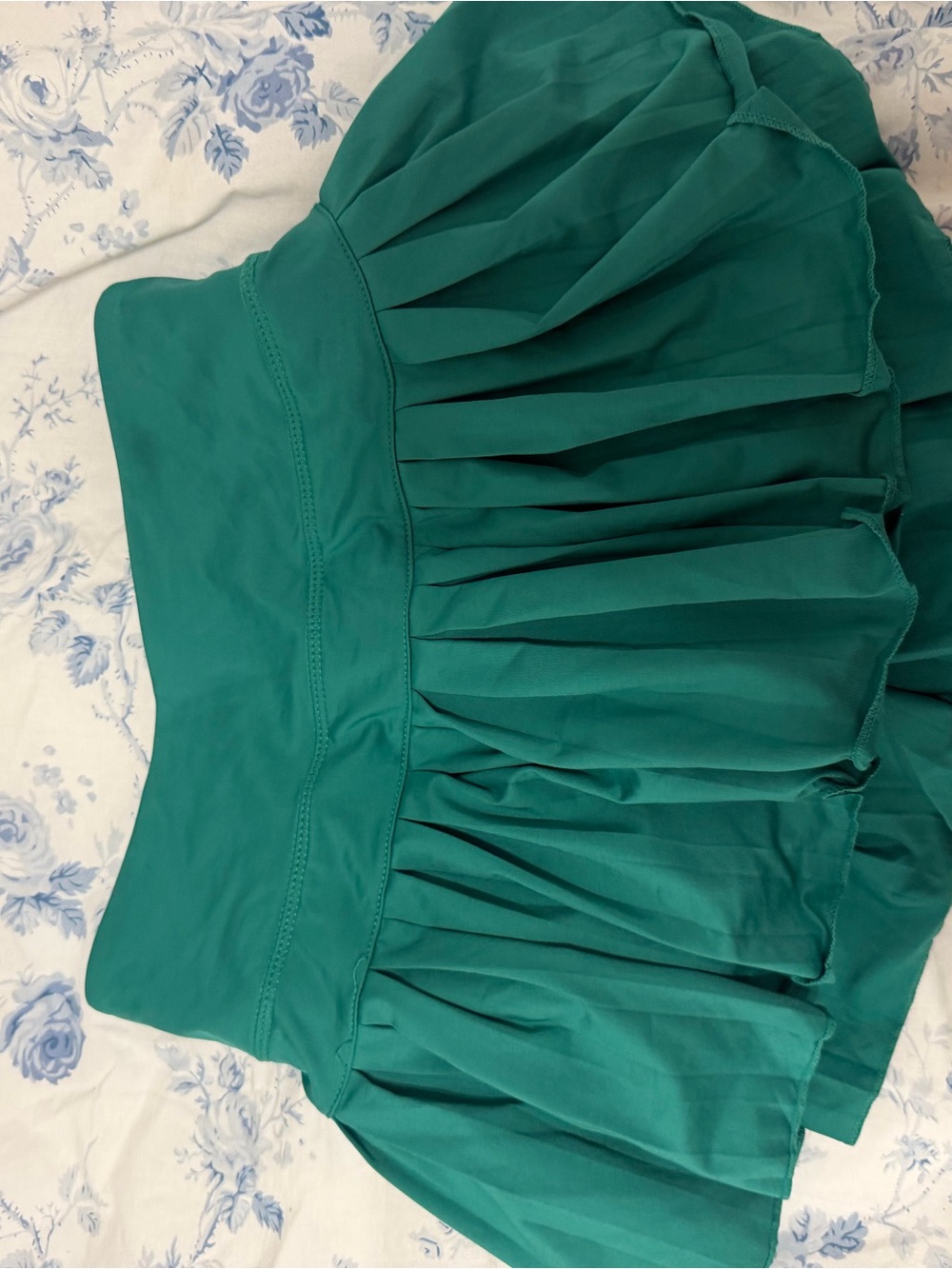 Goldhinge skirt